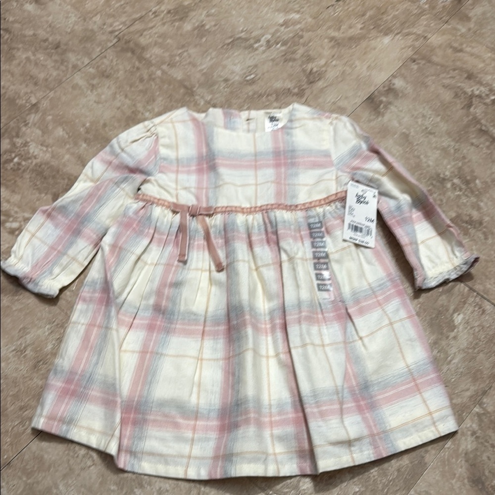 Casual Pink and Cream Dress with Elegant Design
